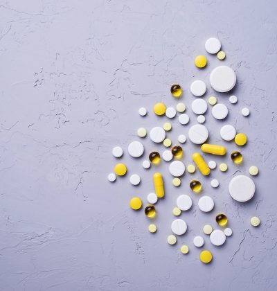 Different pills, tablets and capsules. Assorted of medicines Cómo quitar el dolor de muelas, Cómo quitar el dolor de muelas: métodos y tratamientos